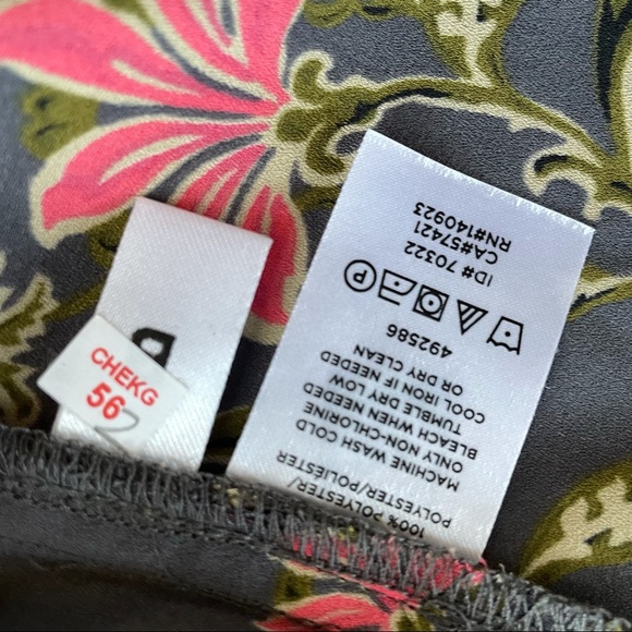 Gray Floral Ruffled Top - Picture 7 of 8